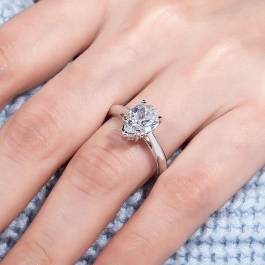Moissanite diamond US Holloway Jewellery