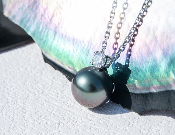 Tahitian black pearl necklace on sale value