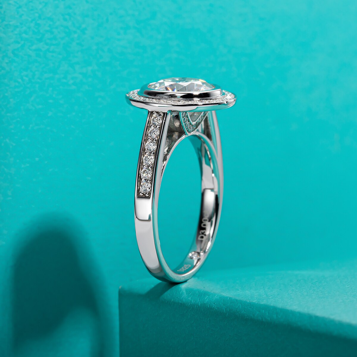 Moissanite Engagement Ring UK