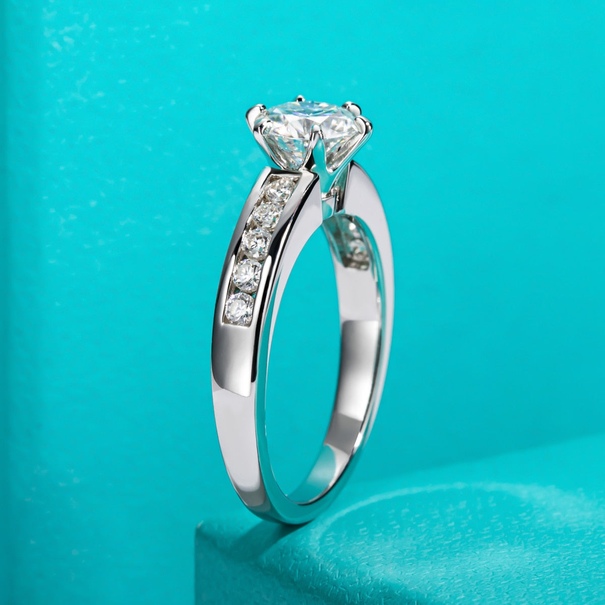 Holloway Jewellery Moissanite Diamond Engagement Ring
