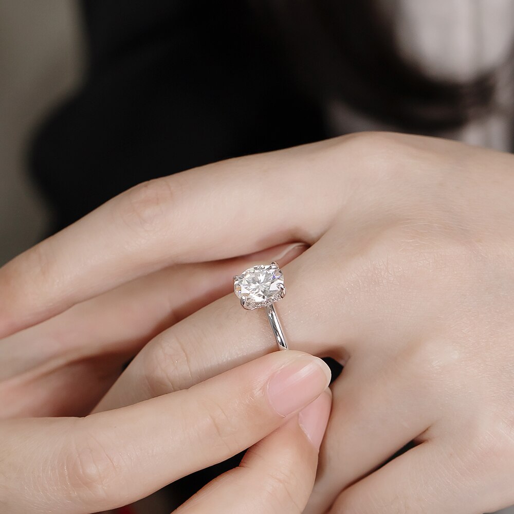 Oval Cut Moissanite Ring UK Engagement Rin UK HOLLOWAY JEWELLERY UK