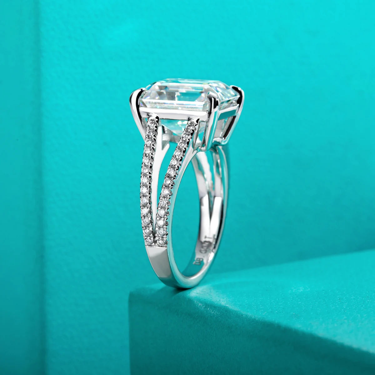 Emerald Cut Moissanite Diamond Ring Free Shipping UK