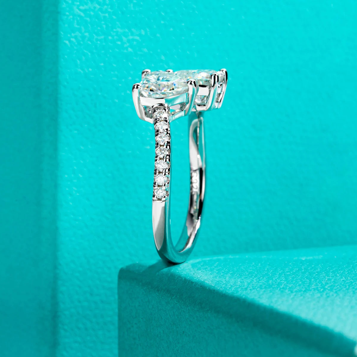 Moissanite Diamond Ring