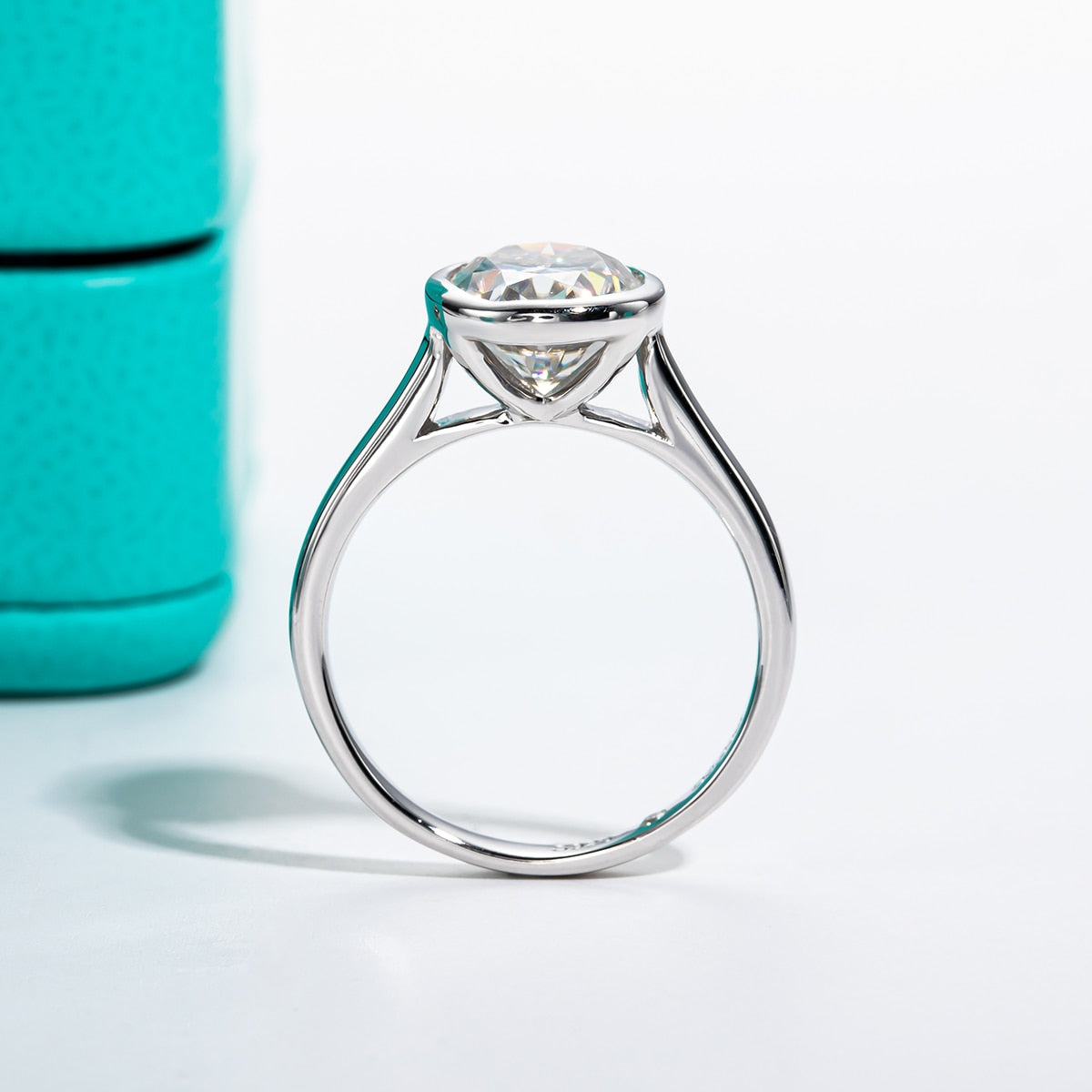 Holloway Jewellery Oval Moissanite Engagement Ring