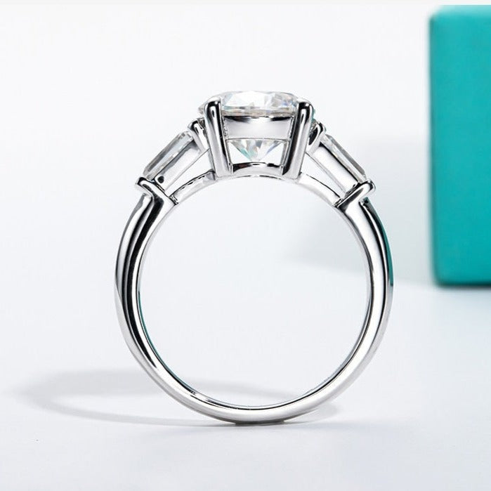 Holloway Jewellery Moissanite Ring