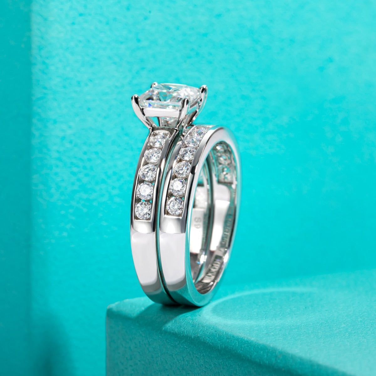 Holloway Jewellery Moissanite Diamond Engagement Ring