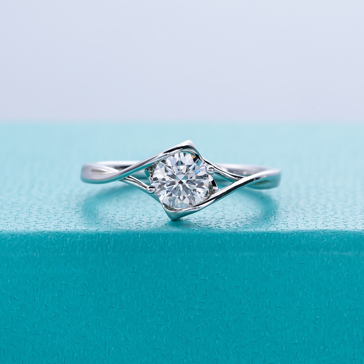 Moissanite Diamond Engagement Ring