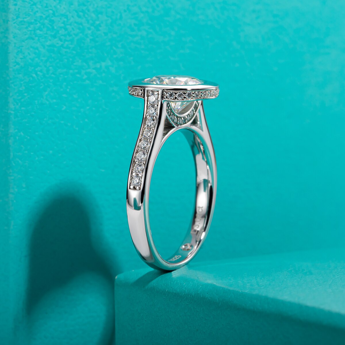 Holloway Jewellery Moissanite Diamond Ring Canada