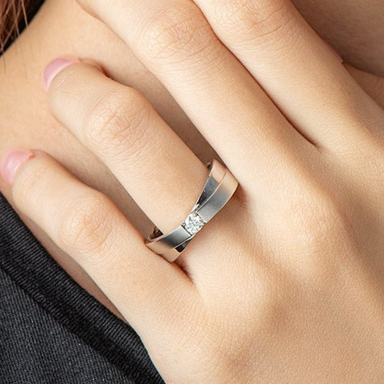 Holloway Jewellery US Moissanite Ring Sterling SIlver