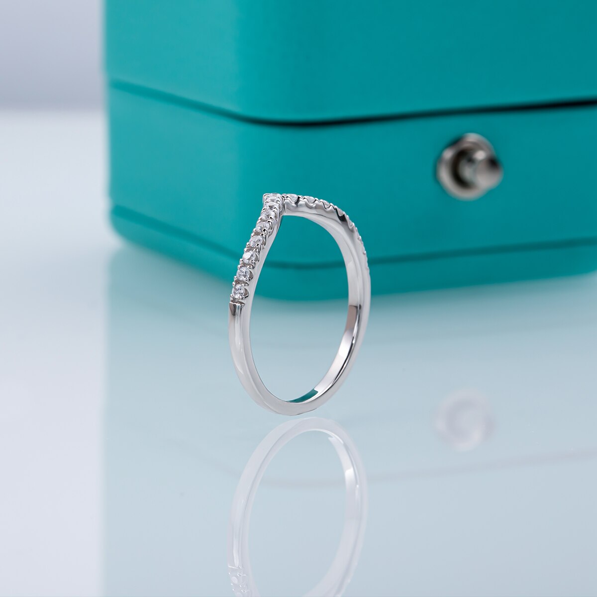 Holloway Jewellery US Moissanite Ring