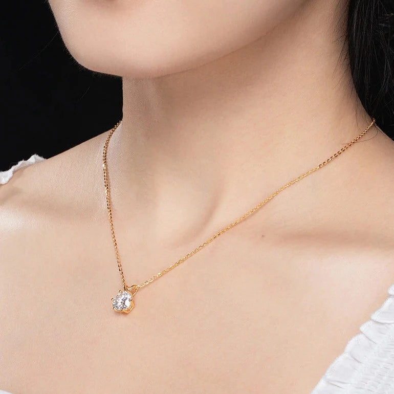 gold pendant moissanite holloway jewellery