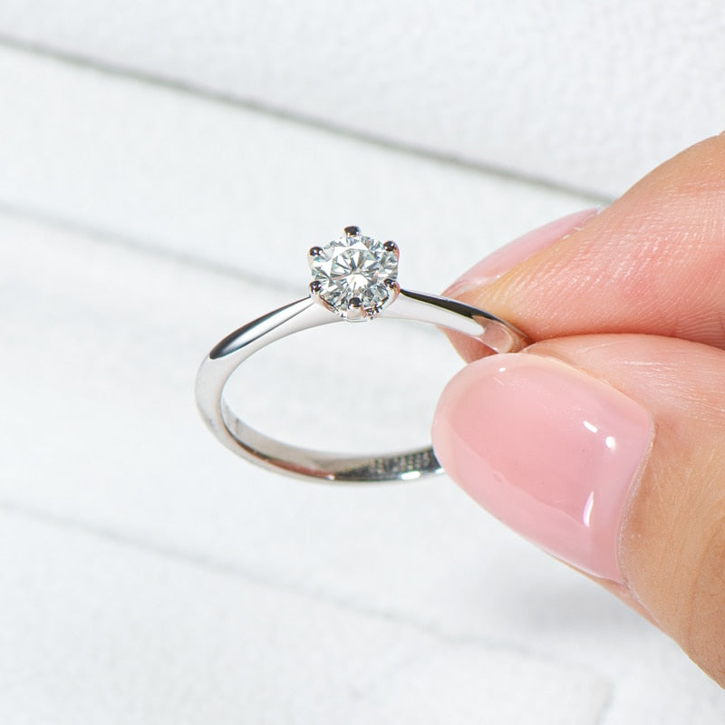 engagement ring holloway jewellery 0.5ct moissanite diamond