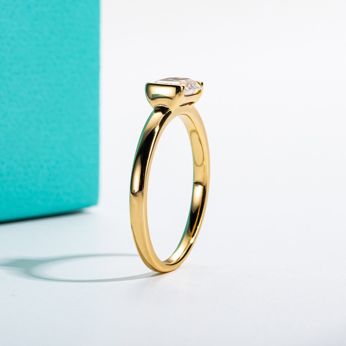1 ct emerald engagement ring nz Holloway Jewellery