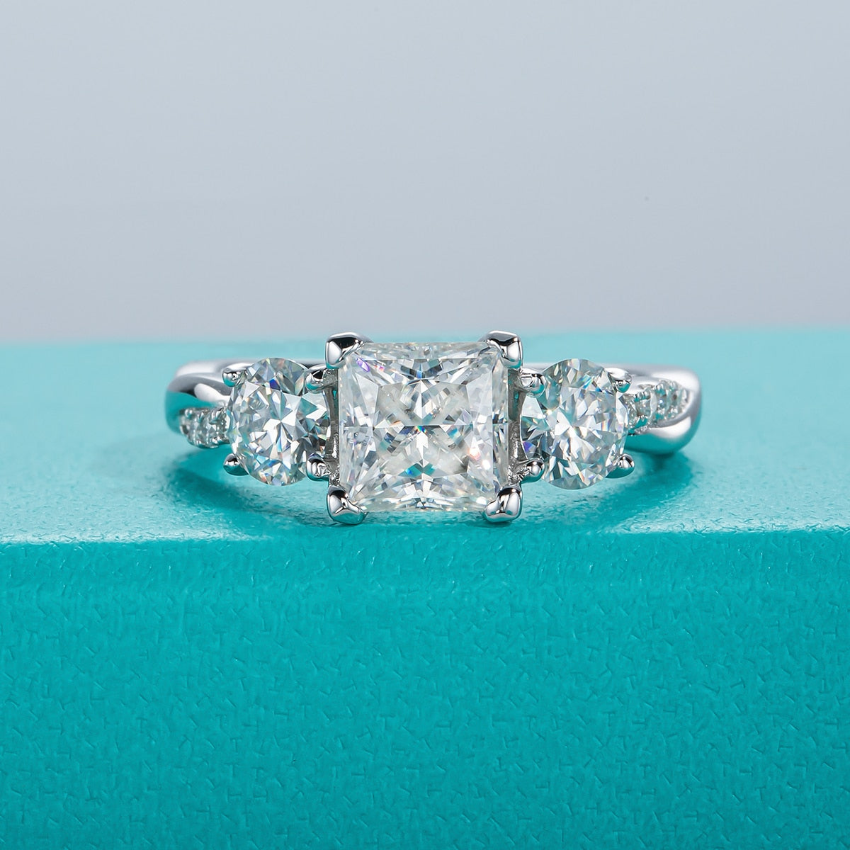 Holloway Jewellery Three Stone Moissanite Diamond Engagement Ring