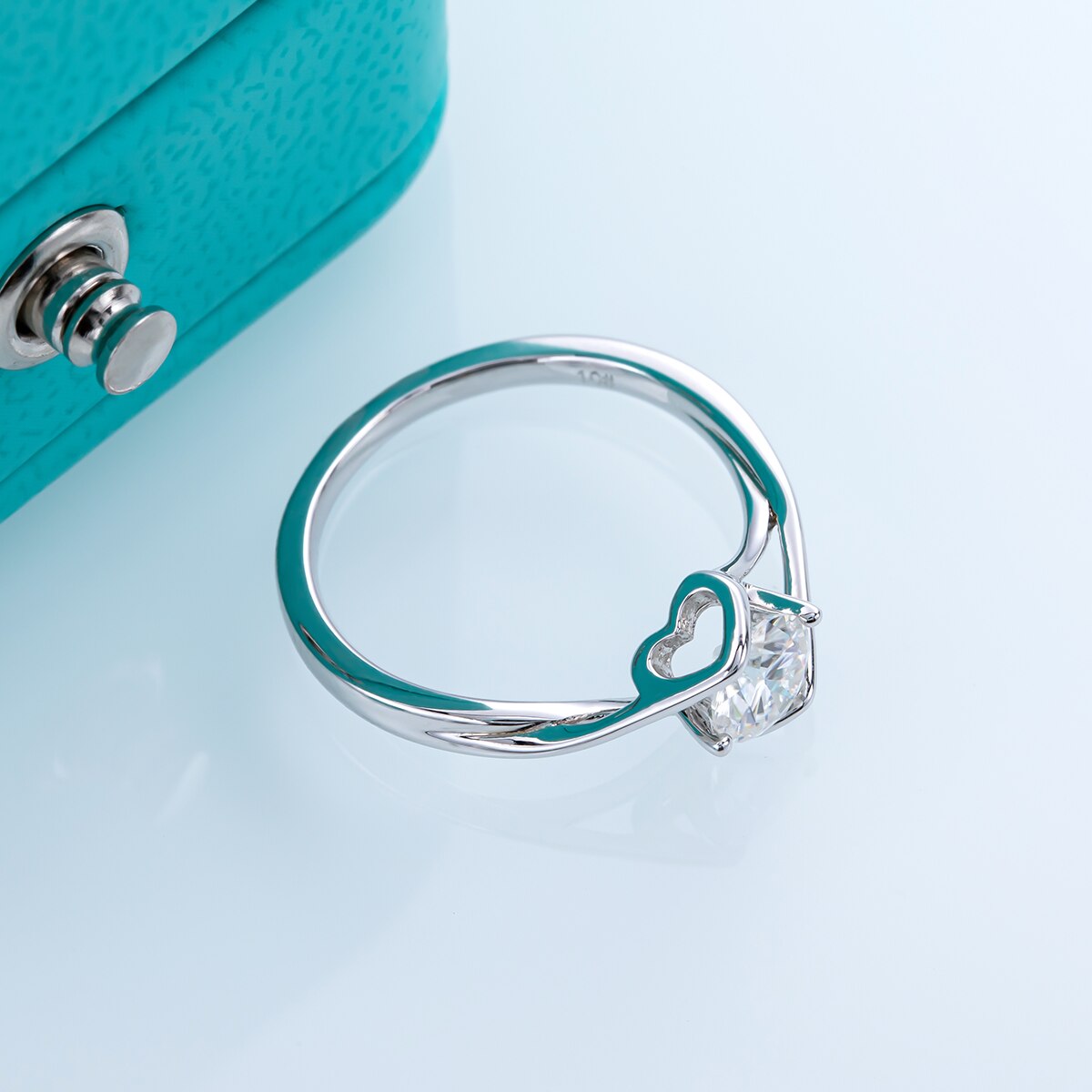 Holloway Jewellery Moissanite Diamond Engagement Ring
