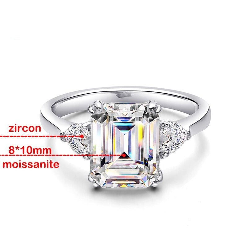 Diamond ring emerald hot sale side stones