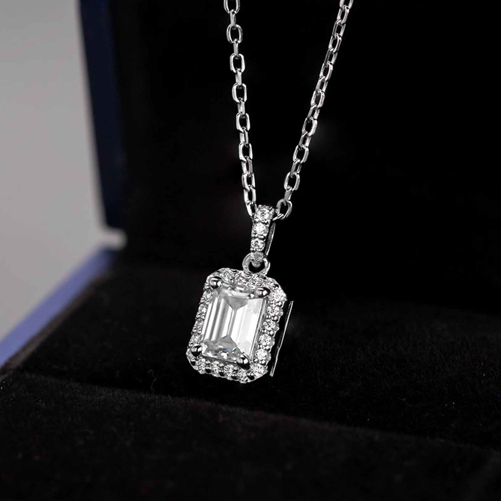 Holloway Jewellery NZ Emerald Moissanite Diamond Necklace
