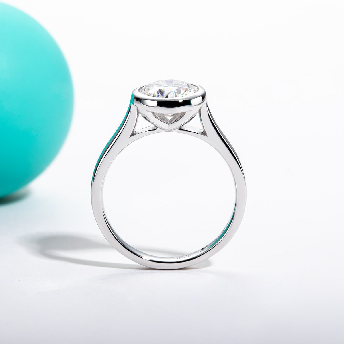 Moissanite Diamond Engagement Ring 