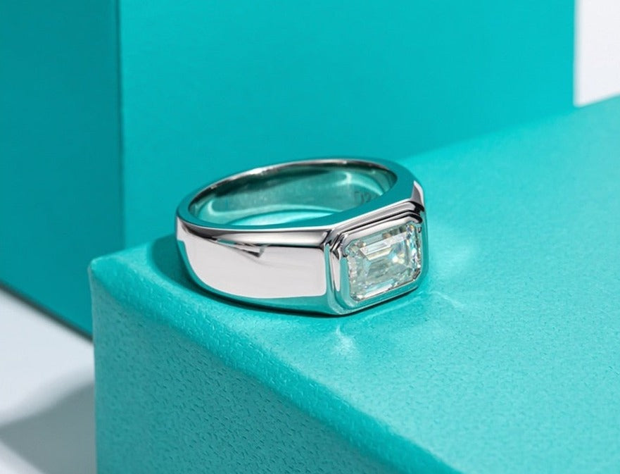 Moissanite Diamond Engagement Ring UK
