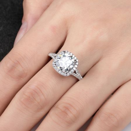 Two carat hot sale moissanite ring